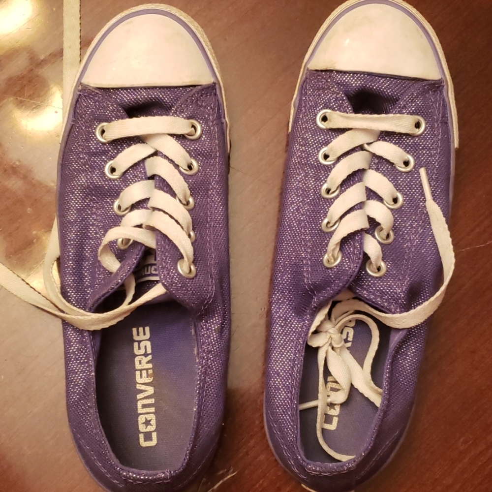 Girls Converse